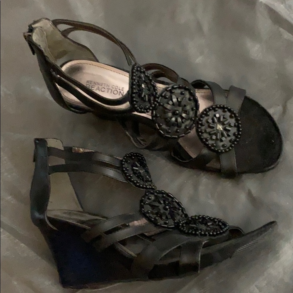 Kenneth Cole Reaction beaded Sandals size 9.5